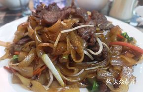 Dry-Fried Beef Rice Noodles