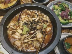 黑松露牛肝菌焖牛蛙-云海肴·汽锅鸡·云南菜(美罗城店)