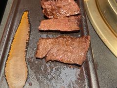 -铭牛烧肉·和牛海鲜自助(高新月牙湖店)