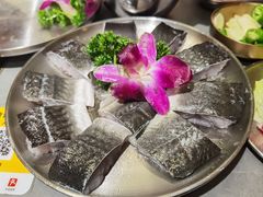 -围炉肉舍•炭烤活鳗•丹东海鲜烤肉(步行街店)