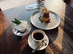 -Chom Cafe and Restaurant