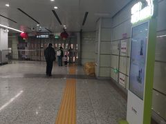 -铁西广场(地铁站)