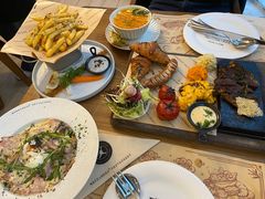 -Mark&Mars Restaurant