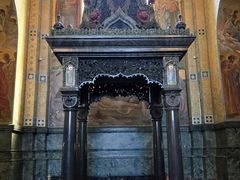 -滴血救世主教堂