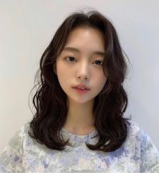 -变画·发型STUDIO