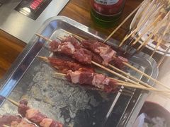-哈尔滨小酒馆·鲜肉现穿自助烧烤(康新花园店)