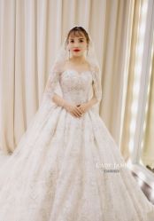 -Lady  Jane高端婚纱礼服馆