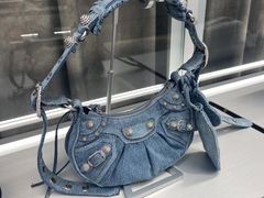 -BALENCIAGA(恒隆广场店)
