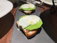 牛油果烤面包配酸奶-1861意大利餐厅(文化广场店)