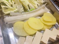 -超越炭火牛蛙火锅鸡(河东店)
