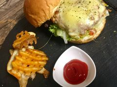 意大利肉酱汉堡-HIGH FIVE哈福手工汉堡(桂林路店)