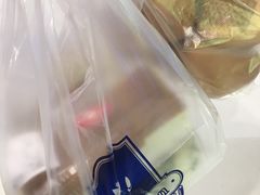 -白玉兰食品甜凤店(合生汇店)