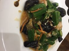 秋葵拌扇贝-鱼王府大酒店