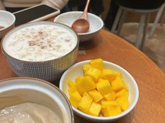 椰汁银耳炖桃胶-小团圆糖水铺(襄阳南路店)