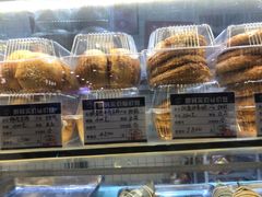 -白玉兰食品甜凤店(合生汇店)