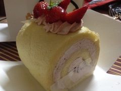 草莓卷卷-花花卷卷·鲜食蛋糕(静安久光百货店)