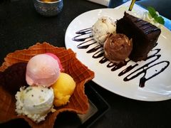 -莓园冰淇淋店