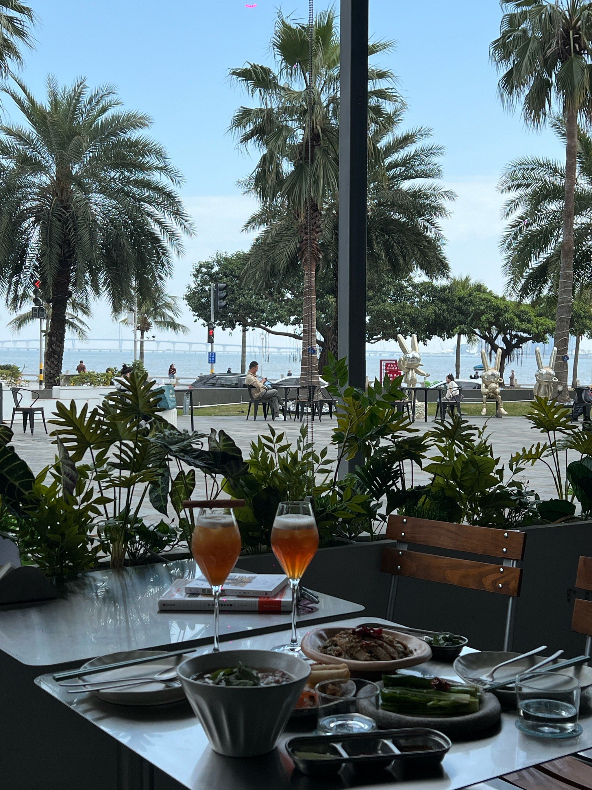 晴天的珠海海边🌴真的好有松弛感🥂