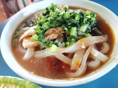 黄面凉皮-恺撒烤包子