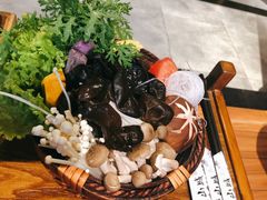 豪华时蔬拼盘-雾漫川城重庆火锅(上和商业广场店)