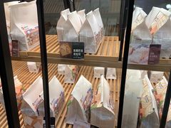 面包甜点陈列柜-爸爸糖吐司面包(南京鼓楼龙江店)