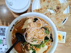 -蒙自源米线大王(东方宝泰店)