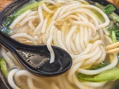 -丽虹云南过桥米线(兴工街店)