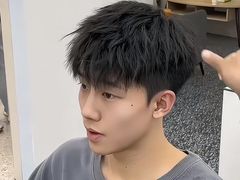 -鸿通城购物中心