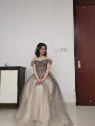 -衣贝姿婚纱礼服馆