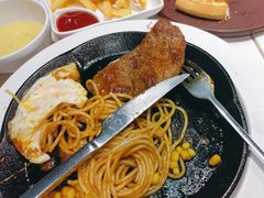 -汤姆家的牛排意面披萨(新城市广场店)