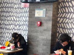 -麦当劳(欢乐谷店)