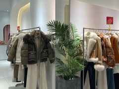 -颜味女装(招商·花园城宝悦华庭店)