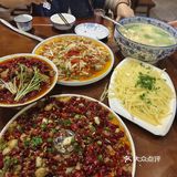 家人们，谁敢信晚上八点了，168还是满座！