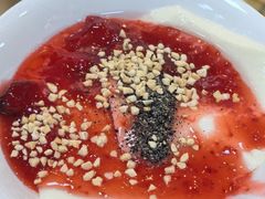 草莓酱甜豆腐花-和众大油条(维明路店)