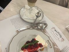 -Majestic Café