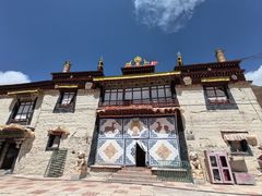 -比如骷髅墙景区