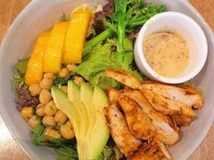 鸡肉牛油果芒果色拉-Wagas沃歌斯(太古汇店)