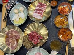 -臻牛烤肉
