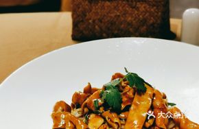 Soy Sauce Emperor Stir-fried Goose Intestines