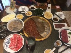 -小天鹅火锅·一线江景洪鼎旗舰店(洪崖洞店)