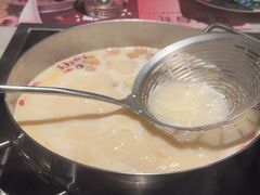 -尚尚仙·酸汤猪手·猪肚鸡火锅(华联万柳购物中心店)