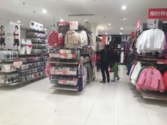 -优衣库(重庆星光时代广场店)
