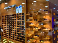 -三叶眼镜城批发市场(上海火车站店)