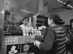 -后街女孩肠粉店