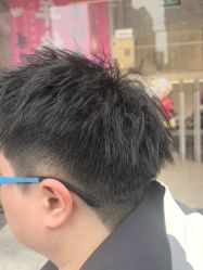 -摩登时代美发沙龙