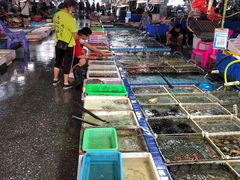 -霞涌市场海鲜摆卖区