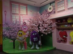 -m豆巧克力世界(上海世茂广场店)