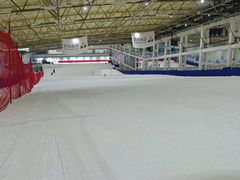 -乔波室内滑雪场