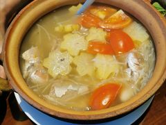 黎家织妹酸鱼汤-蜈支洲岛珊瑚酒店临海阁中餐厅