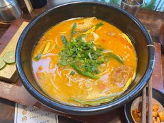 -银米·云南传统过桥米线(双廊黑金冠店)
